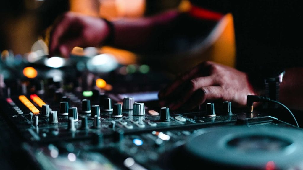 הגברה לאירועים